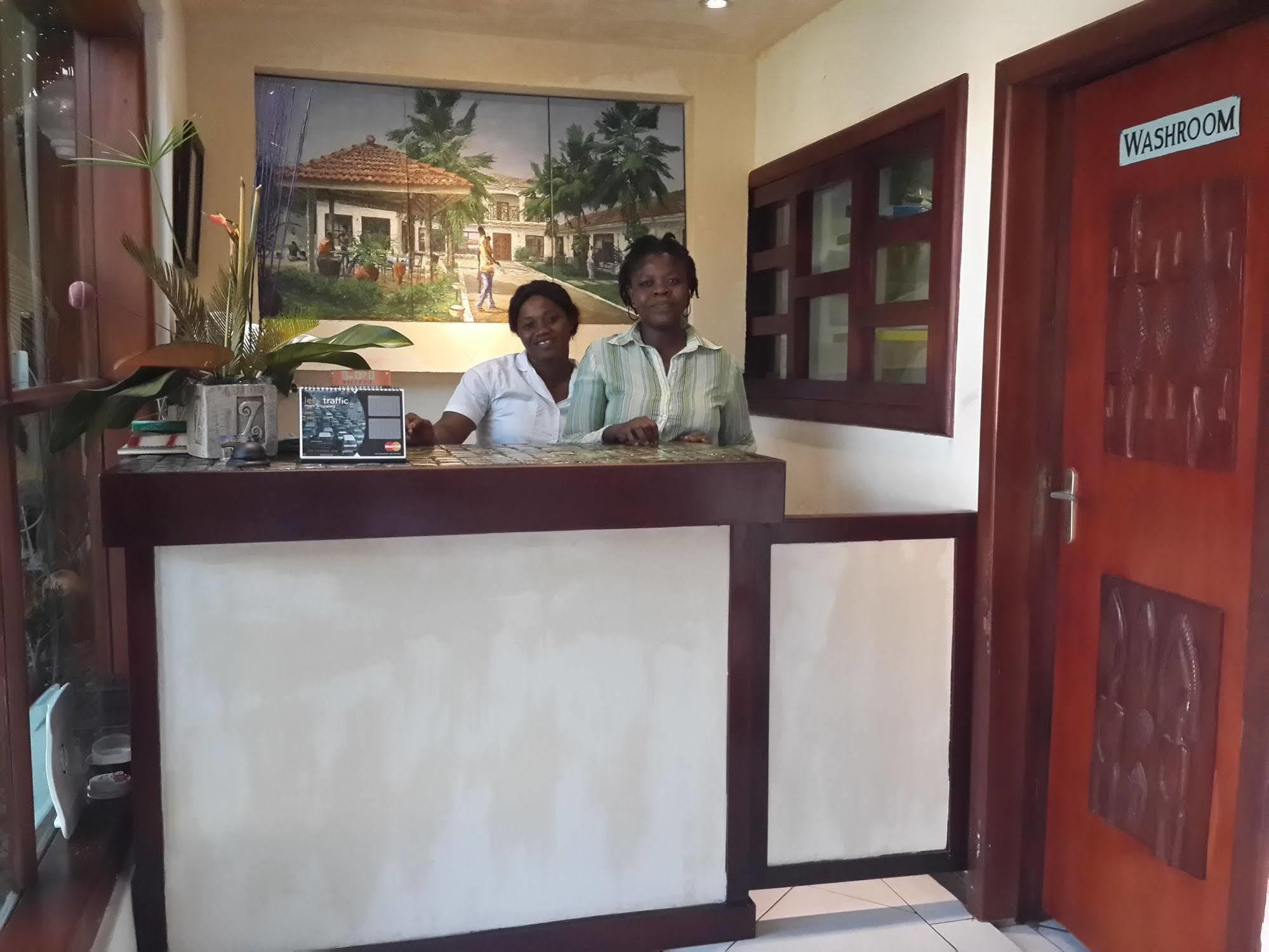 Laparadiseinn Accra Luaran gambar