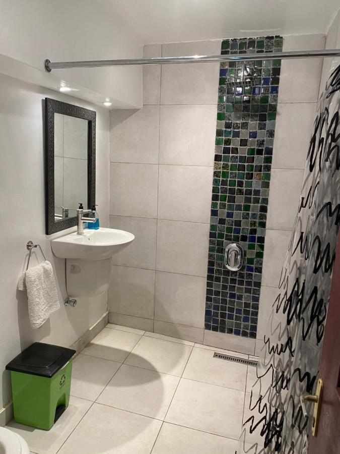 Laparadiseinn Accra Luaran gambar